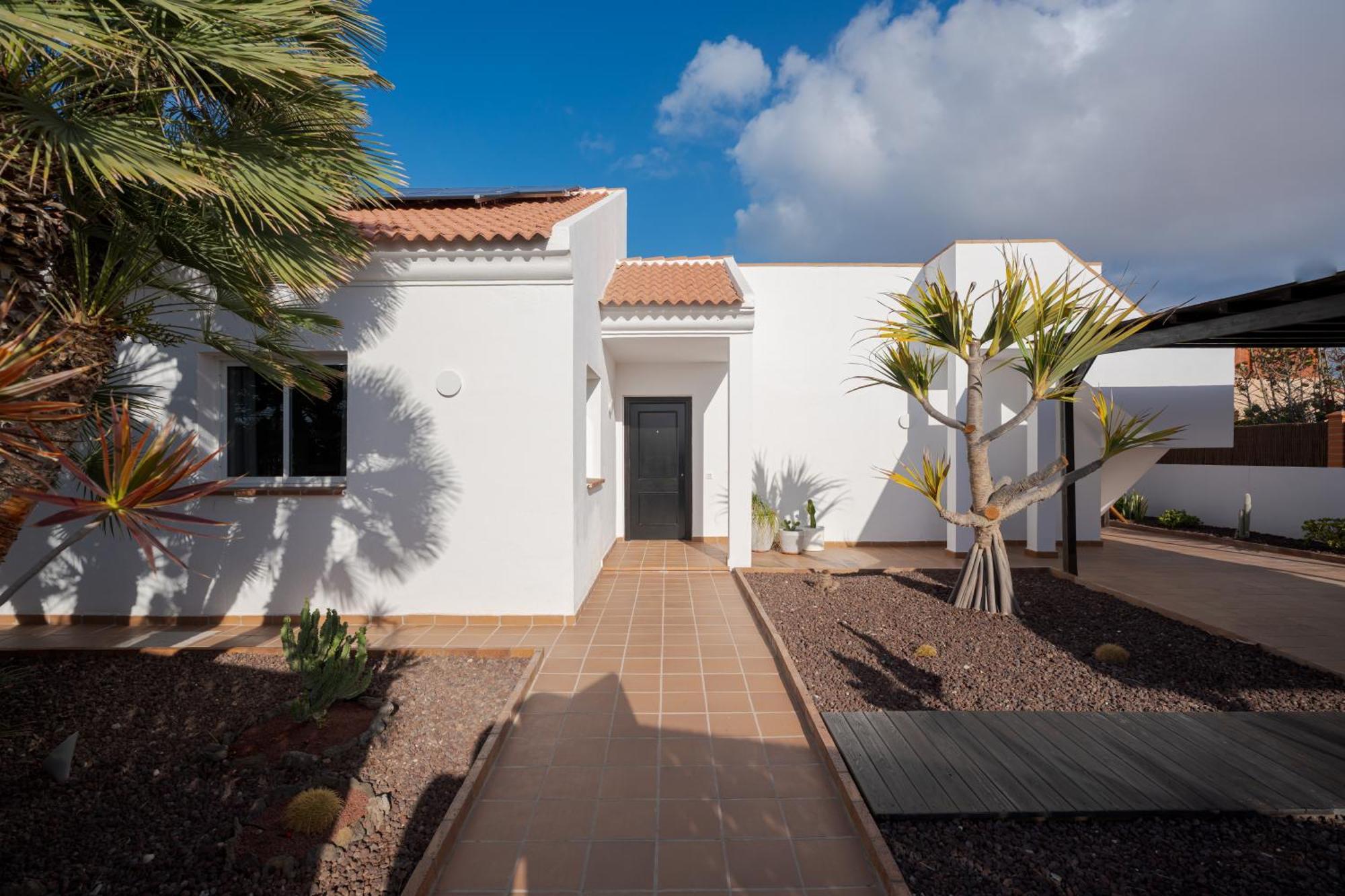 Hikari - Design House With Heated Pool In Villa Corralejo